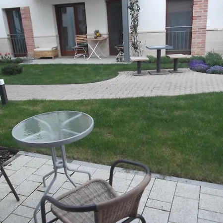 Cozy Flat In Pecs, Absolute Center Апартаменты *